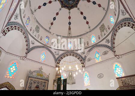 MOSTAR, BOSNIE-HERZÉGOVINE - 11 JUILLET 2018 : intérieur du dôme de la mosquée Koski Mehmed Pasha Banque D'Images