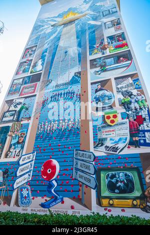 France, Isère, Grenoble, quartier Malherbe, fresque Malherbe Olympique 1968-2018 par A. Fresco atelier pour le dixième anniversaire des Jeux Olympiques d’hiver de 50th à Grenoble en 1968 Banque D'Images