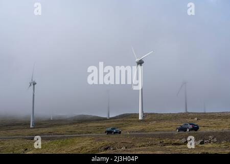 Danemark, îles Féroé, Un parc d'éoliennes le long de la route vers Thorshavn, île de Streymoy Banque D'Images