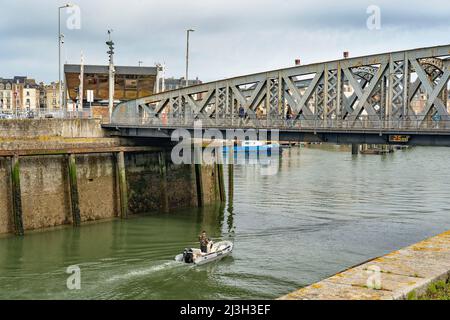 France, Seine Maritime, Dieppe, Côte d'Abatre, quartier Pollet, Le pont Colbert, tournant de la fin du 19th siècle, est classé monument historique Banque D'Images