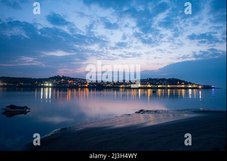 Vue d'Instaw, sur la rivière Torridge à Appledore au coucher du soleil de printemps, Devon, Royaume-Uni Banque D'Images