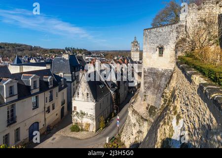 France, Indre et Loire, Loches, la ville depuis la terrasse de la porte Royale, en arrière-plan la tour Saint Antoine Banque D'Images