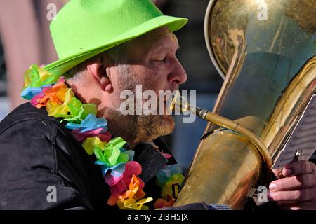 France, Haut Rhin, Munster, Children's carnaval, groupe de marche, musicien Banque D'Images