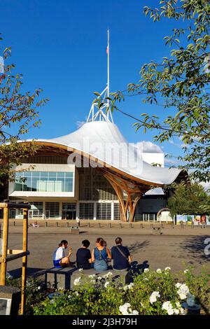 France, Moselle, Metz, quartier de l'Amphithéâtre, Centre Pompidou Metz, centre d'art conçu par les architectes Shigeru Ban et Jean de Gastines Banque D'Images