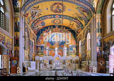 TREBINJE, BOSNIE-HERZÉGOVINE - 08 JUILLET 2018 : intérieur de la cathédrale orthodoxe de Sainte-Transfiguration à Trebinje, Bosnie-Herzégovine Banque D'Images