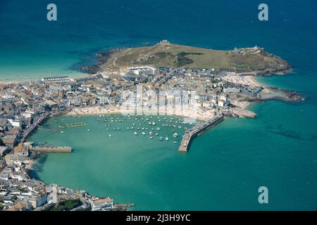 La ville et le port, St Ives, Cornwall, 2016. Banque D'Images