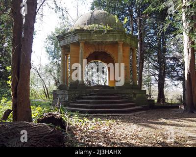 Sir Henry Samuelson Mausolée 'Temple du sommeil' Wisley et Ockham Common, Chatley Heath, Surrey, Royaume-Uni. Banque D'Images