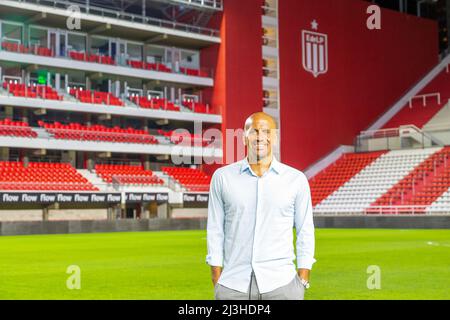 Juan Sebastian Veron dans un entretien avec une émission de télévision locale au stade de l'ONU à Estudiantes de la Plata Banque D'Images