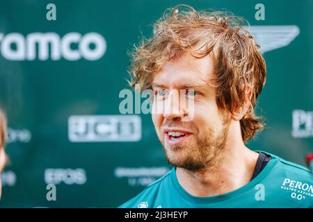Melbourne, Victoria, Australie. 8th avril 2022. MELBOURNE, AUSTRALIE - AVRIL 8 : Sebastian Vettel d'Aston Martin Aramco cognizant F1 Team au Grand Prix de Formule 1 de l'Australie 2022 le 8th avril 2022 (Credit image: © Chris Putnam/ZUMA Press Wire) Banque D'Images