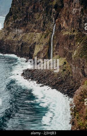 Cascade, Miradouro do Veu da Noiva, Seixal, Madère, Portugal, Europe Banque D'Images