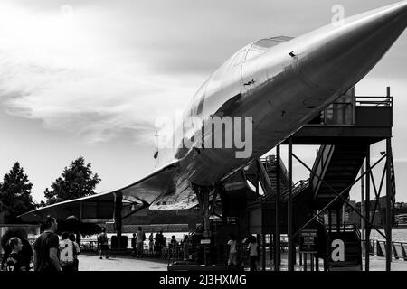 12 AV/W 46 ST, New York City, NY, États-Unis, British Aerospace/aérospatiale Concorde, 1976 au musée Intrepid Sea, Air & Space - un musée d'histoire militaire et maritime américain présente le porte-avions USS Intrepid. Banque D'Images