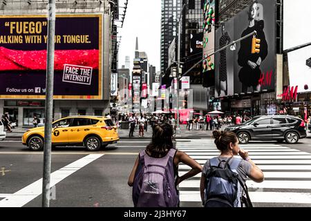 TIMES SQ - 42 ST, New York City, NY, USA, Times Square à partir de 42nd ST Banque D'Images