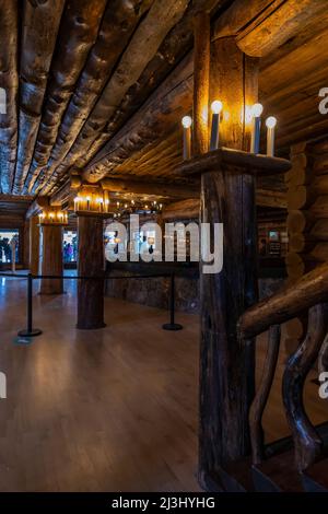 Old Faithful Inn dans le parc national de Yellowstone, Wyoming, États-Unis Banque D'Images