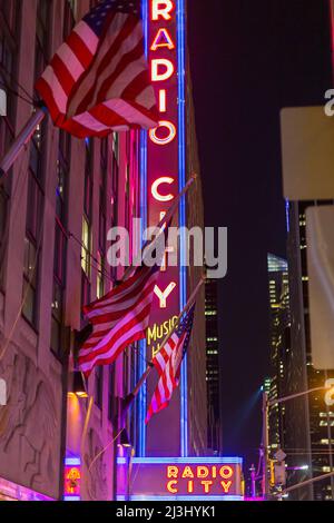 6 AV/W 51 ST, New York City, NY, Etats-Unis, radio City Music Hall Light Banque D'Images