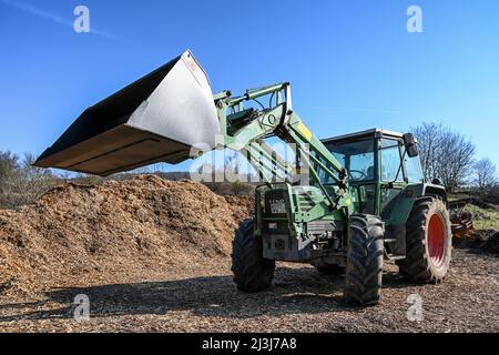 Breuberg, Hesse, Allemagne, Fendt Farmer 308 LSA / FWA 178 S avec godet de chargeur, année 1998, capacité 4154 ccm, 86 ch. Banque D'Images