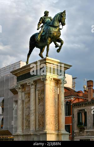 15th siècle statue de Bartolomeo Colleoni le célèbre condottiere ou commandant de mercenaires à Venise, Italie Banque D'Images