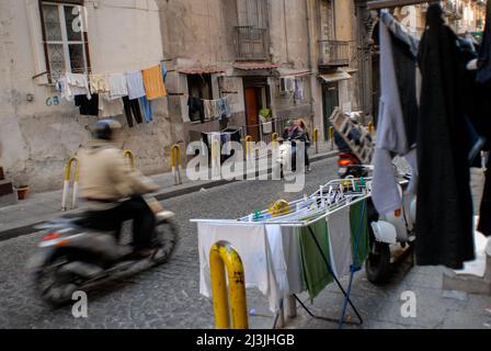 Naples, Italie 09/01/2008: Spaccanapoli dans le district de Montecalvario ©Andrea Sabbadini Banque D'Images