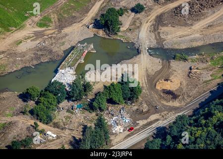 Photographie aérienne, zone inondée sur la rivière Ahr avec pont détruit à Hönningen, inondation d'Ahr, vallée de l'Ahr, Rhénanie-Palatinat, Allemagne, Pont, DE, Banque D'Images