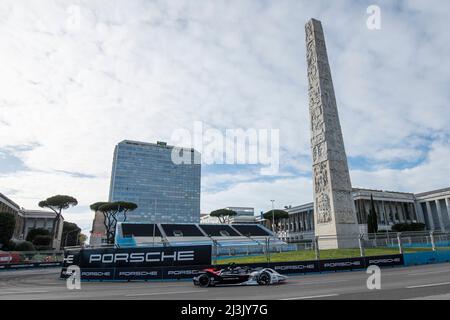 Rome, Italie. 08th avril 2022. André Lotterer en action pendant le Shakedown du E-Prix de Rome 2022 dans le cadre du Championnat du monde de Formule E de la FIA ABB 8 à Rome. Crédit : SOPA Images Limited/Alamy Live News Banque D'Images