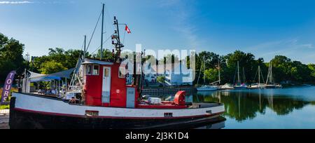 Bateaux amarrés dans le port de Picton sur le lac Ontario; Picton, Ontario, Canada Banque D'Images