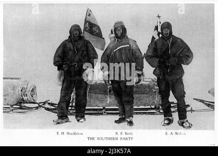 (De gauche à droite) Ernest Henry Shackleton, le capitaine Robert Falcon Scott et le Dr Edward Adrian Wilson sur l'expédition nationale britannique en Antarctique (alias Discovery-Expedition), le 2 novembre 1902 Banque D'Images