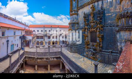 Tomar, Portugal, 22 juin 2021 : détail de la fenêtre manueline au couvent du Christ à Tomar, Portugal Banque D'Images