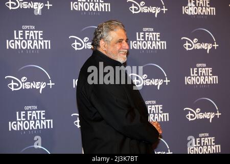 ROME, ITALIE - AVRIL 08: Edoardo Siravo participe à la photocall de la série télévisée "le Fate Ignoranti" au St. Regis Grandhotel le 08 avril 2022 à Rome, Italie. Banque D'Images