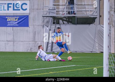 ANDORRE LA VELLA, ANDORRE : 2022 AVRIL 8 : JOUEURS EN ACTION DANS LE MATCH DE PRIMERA RFEF FC ANDORRE 2 - 1 REAL MADRID B. Banque D'Images