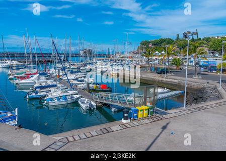 Funchal, Portugal, 13 juin 2021 : Marina à la ville portugaise de Funchal. Banque D'Images