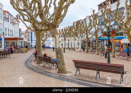 Ericeira, Portugal, 28 octobre 2021: Praca da Republica dans la ville portugaise Ericeira. Banque D'Images