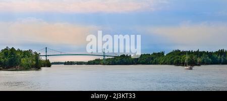 Thousand Islands International Bridge entre l'Ontario, le Canada et New York, les États-Unis; Hill Island, Ontario, le Canada Banque D'Images