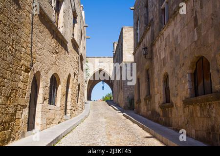 Rue des Chevaliers, la vieille ville de Rhodes en Grèce; Rhodes, Dodécanèse, Grèce Banque D'Images