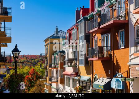 Hébergement au village de la station de ski Mont Tremblant à Québec, Canada; Mont-Tremblant, Québec, Canada Banque D'Images