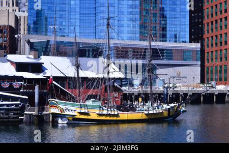 Boston Harbor, dans le Massachusetts, a été le site de la manifestation Boston Tea Party de 1773, protestant contre la fiscalité britannique et les politiques commerciales injustes. Banque D'Images