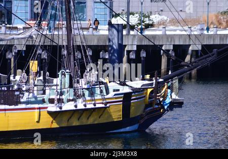 Boston Harbor, dans le Massachusetts, a été le site de la manifestation Boston Tea Party de 1773, protestant contre la fiscalité britannique et les politiques commerciales injustes. Banque D'Images