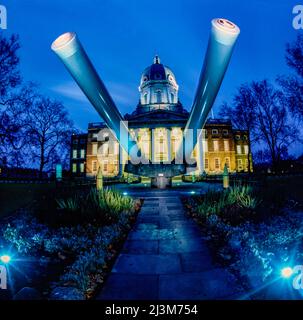 Portrait nocturne des Musées de guerre impériaux, Londres, Angleterre Banque D'Images