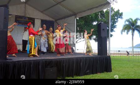 Célébration culturelle du nouvel an thaïlandais (Songkran) sur l'Esplanade à Cairns, Queensland, Australie. Pas de MR ou PR Banque D'Images