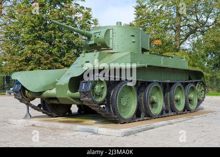 KIROVSK, RUSSIE - 07 SEPTEMBRE 2018: BT-5 est un char à roues léger soviétique sur le territoire du musée 'Breakthrough of the Siege of Leningr Banque D'Images