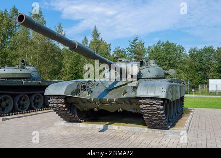 KIROVSK, RUSSIE - 07 SEPTEMBRE 2018: Réservoir soviétique T-72 'Oural' sur le territoire du Musée 'Breakthrough of the Siege of Leningrad' Banque D'Images