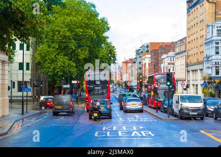 Vue sur Millbank Road A3212 par temps pluvieux. Westminster London, Royaume-Uni.photo prise le 2021 août Banque D'Images