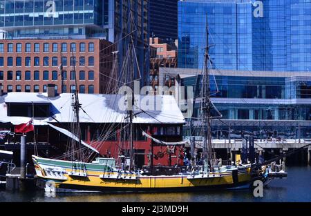 Boston Harbor, dans le Massachusetts, a été le site de la manifestation Boston Tea Party de 1773, protestant contre la fiscalité britannique et les politiques commerciales injustes. Banque D'Images