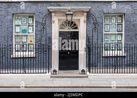 Une vue générale de l'entrée de la rue Downing n° 10 depuis le stylo de la presse. Photos prises le 8th avril 2022. © Belinda Jiao jiao.bilin@gmail.co Banque D'Images