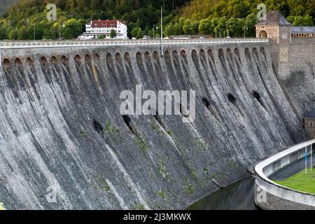 Barrage en maçonnerie de l'Edersee à Hesse, Allemagne Banque D'Images