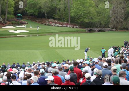 Géorgie, États-Unis . 08th avril 2022. Chles Joaquin Niemann sur le 12th trous lors de la deuxième partie du tournoi de golf 2022 Masters au Augusta National Golf Club à Augusta, Géorgie, États-Unis, le 8 avril 2022. Crédit: Koji Aoki/AFLO SPORT/Alay Live News crédit: AFLO Co. Ltd./Alay Live News Banque D'Images