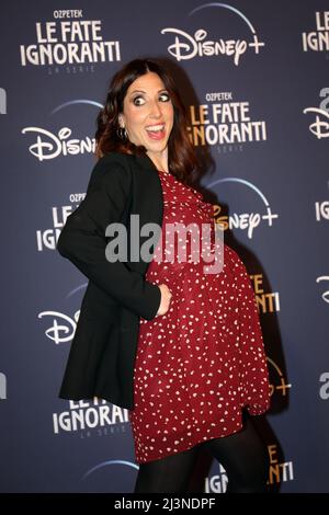 8 avril 2022, Rome, Italie: Giulia Greco participe à la photocall de la série télévisée ''le Fate Ignoranti'' au St. Regis Grandhotel le 08 avril 2022 à Rome, Italie. (Credit image: © Gennaro Leonardi/Pacific Press via ZUMA Press Wire) Banque D'Images