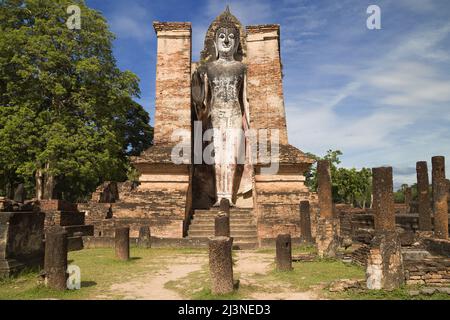 Phra Attharot à Wat Mahathe à Sukhothai, Thaïlande. Banque D'Images