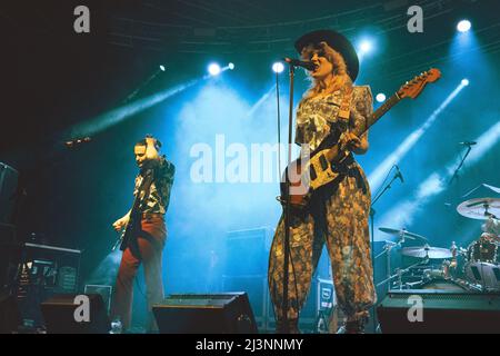 03/04/2022 - le groupe de rock anglais BLACK HONEY jouant comme ouverture pour rien mais Thieves, live à fabrique Milano, Italie. Banque D'Images