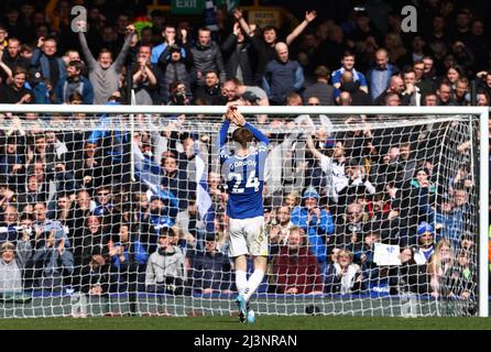 Liverpool, Royaume-Uni. 9th avril 2022. Anthony Gordon d'Everton réagit après le match de la Premier League à Goodison Park, Liverpool. Le crédit photo doit être lu : Darren Staples / Sportimage Banque D'Images