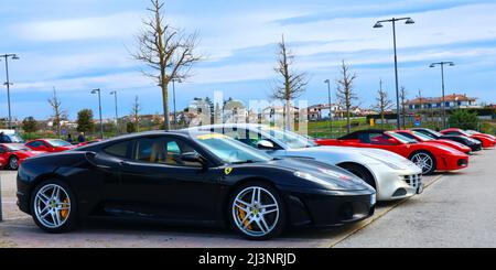 Voitures FERRARI. Ferrari est une voiture de sport de luxe italienne basée à Maranello, en Italie Banque D'Images