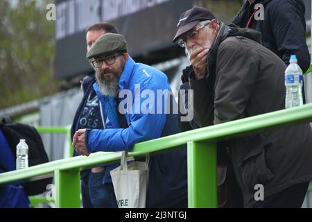 NAILSWORTH, ROYAUME-UNI. AVRIL 9th les fans de Hartlepool United photographiés avant le match de la Sky Bet League 2 entre Forest Green Rovers et Hartlepool United au New Lawn, Nailsworth, le samedi 9th avril 2022. (Crédit : Kieran Riley | INFORMATIONS MI) crédit : INFORMATIONS MI et sport /Actualités Alay Live Banque D'Images